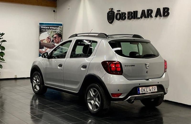 Begagnad Dacia Sandero Stepway 90 HK (66 kW) 2017 Silver Kombi