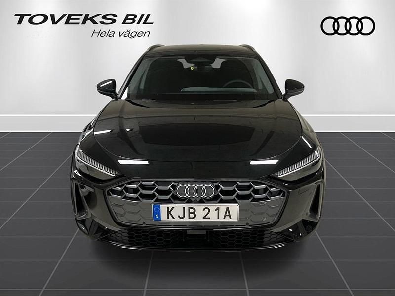 Ny Audi A5 Advanced 2025 Svart Kombi