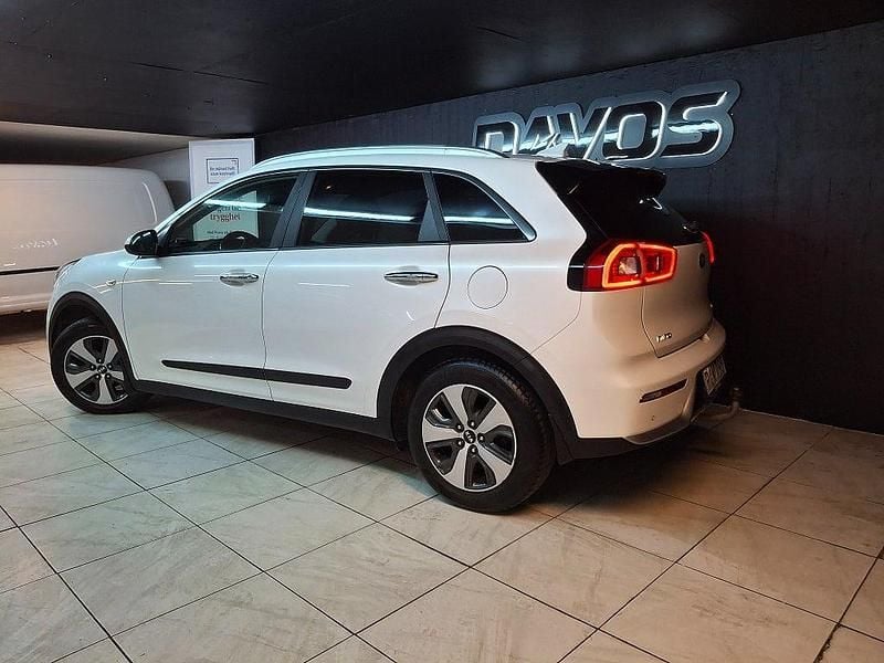 Begagnad Kia Niro Advance 141 HK (103 kW) 2017 Vit SUV