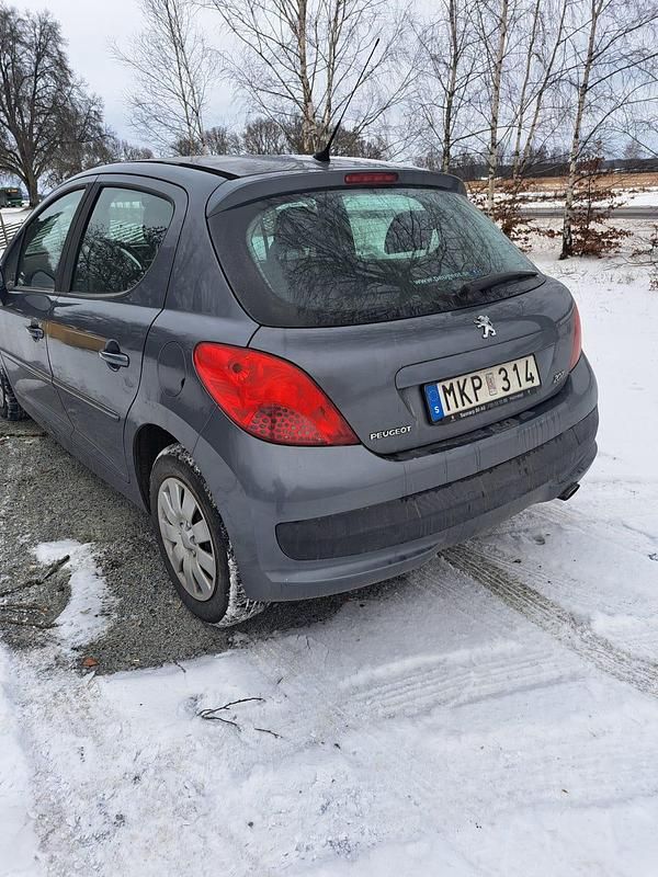 Begagnad Peugeot 207 120 HK (88 kW) 2007