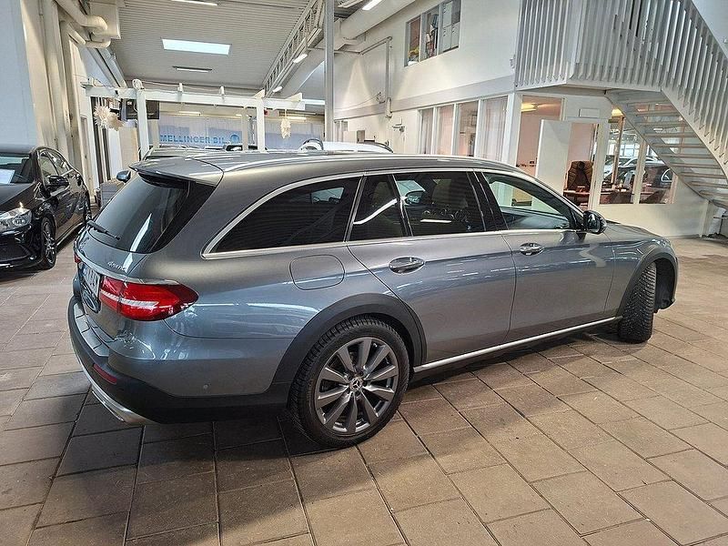 Begagnad Mercedes E220 All-Terrain SE 194 HK (142 kW) 2019 Grå (selenite grey metallic) Kombi