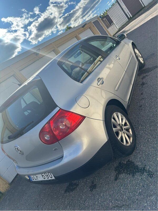 Silver Begagnad 2008 VW Golf VI Trendline Halvkombi | 15 000 kr (Bra pris) - Bild 1/4