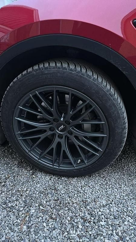 Begagnad Tesla Model Y Long Range AWD 378 kW (514 HK) 2021 Red multicoat (ppmr) SUV