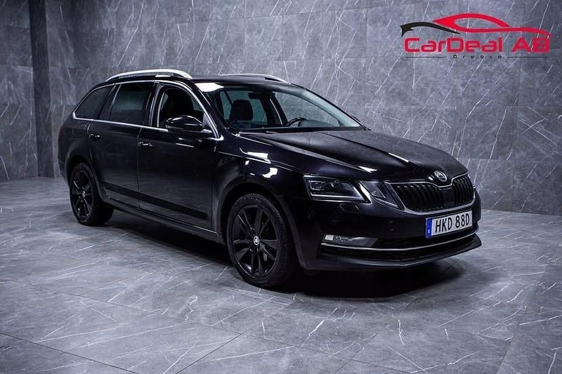 Svart Begagnad 2019 Skoda Octavia Kombi | 159 800 kr (Bra pris) - Bild 1/4