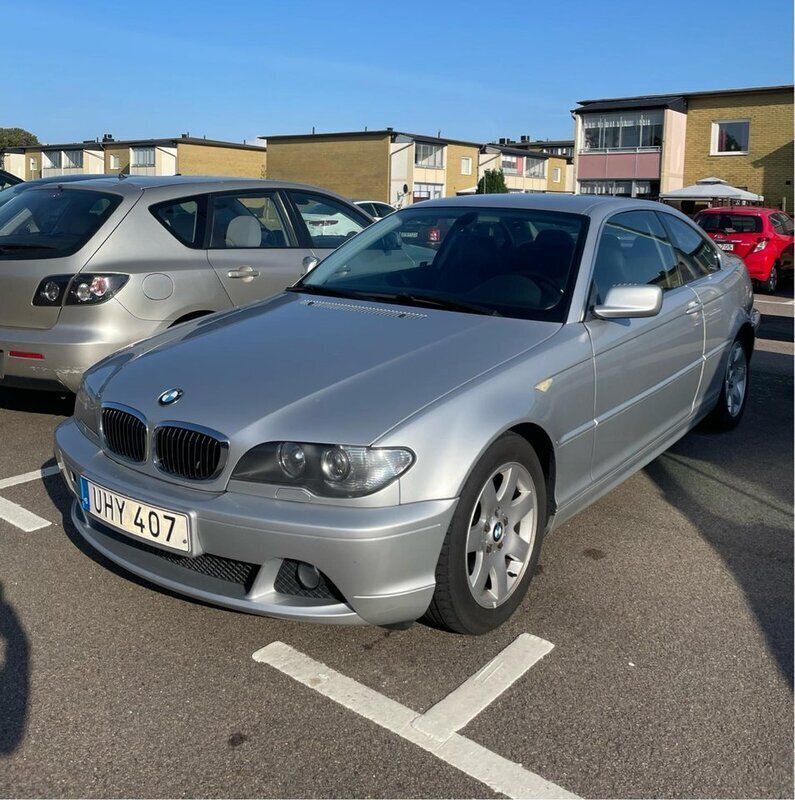 Grå Begagnad 2004 BMW 325 Sportkupé | 75 000 kr (Lite dyr) - Bild 1/4