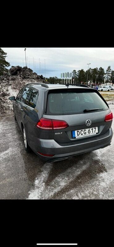 Grå Begagnad 2019 VW Golf VII R-line Kombi | 173 000 kr (Bra pris) - Bild 1/3