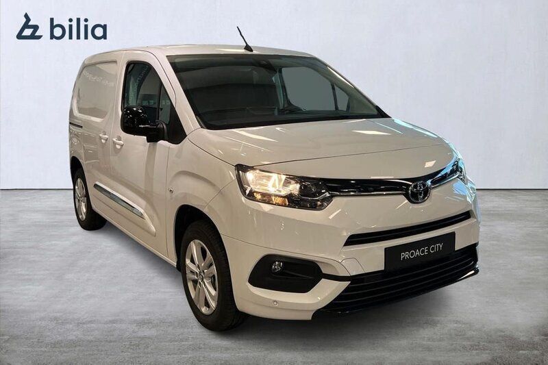 Vit Ny 2024 Toyota Proace City Van | 319 900 kr (Marknadspris) - Bild 1/4