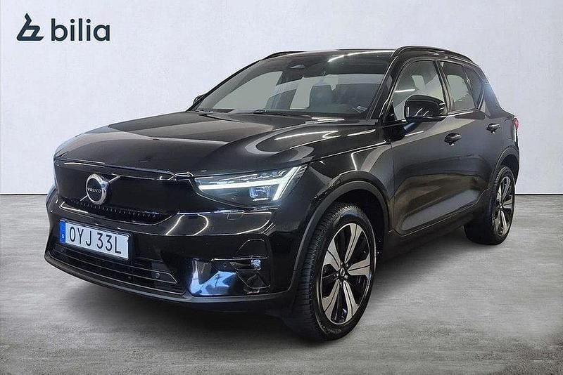 Svart Begagnad 2022 Volvo XC40 Plus SUV | 315 000 kr - Bild 1/3