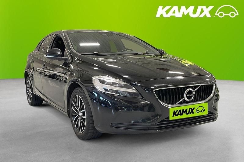 Svart Begagnad 2018 Volvo V40 Momentum Kombi | 157 900 kr (Marknadspris) - Bild 1/4