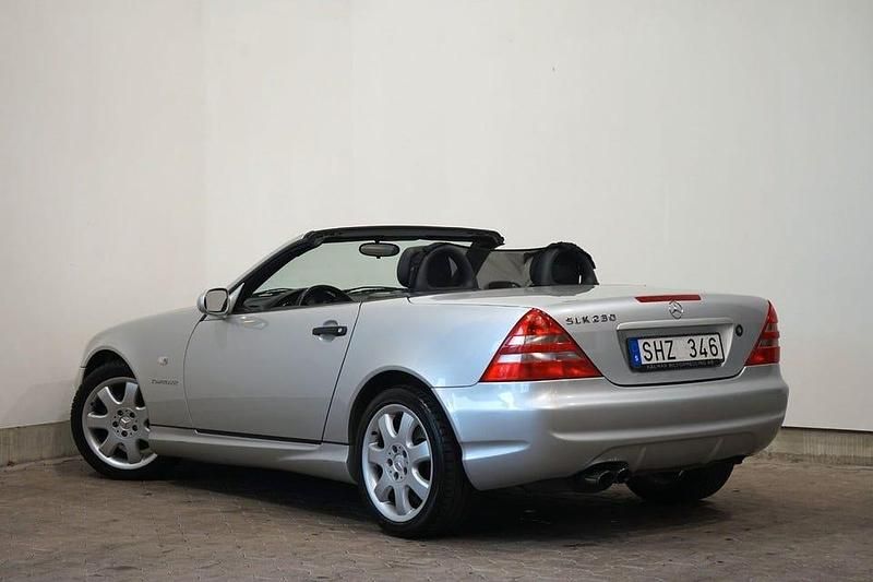 Begagnad Mercedes SLK230 193 HK (141 kW) 2000 Silver Cab