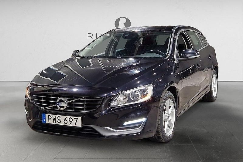 Svart Begagnad 2014 Volvo V60 Momentum Kombi | 134 900 kr (Marknadspris) - Bild 1/3