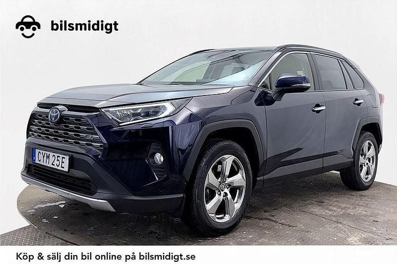 Mörkblå Begagnad 2018 Toyota RAV4 Hybrid Executive SUV | 247 900 kr (Marknadspris) - Bild 1/3