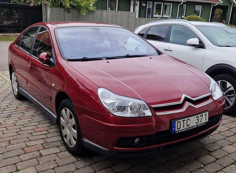 Röd Begagnad 2007 Citroën C5 Halvkombi | 33 000 kr (Lite dyr) - Bild 1/2