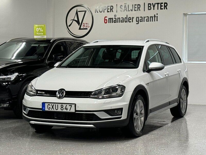 Vit Begagnad 2017 VW Golf Alltrack Kombi | 209 000 kr (Bra pris) - Bild 1/4