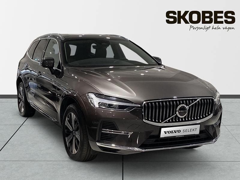 Begagnad Volvo XC60 Plus 355 HK (261 kW) 2023 Grå SUV