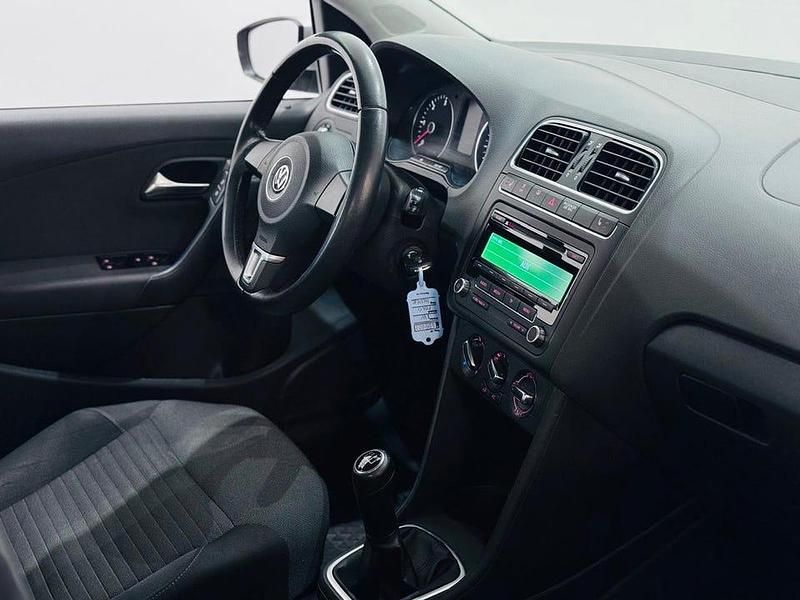 Begagnad VW Polo 90 HK (66 kW) 2012 Silver Halvkombi