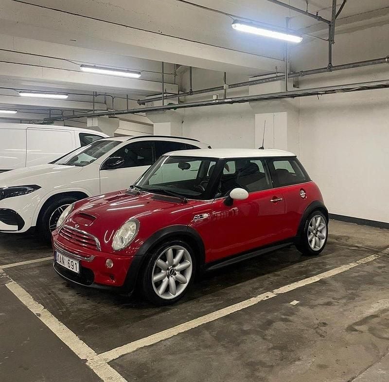 Röd Begagnad 2006 Mini Cooper S Halvkombi | 60 000 kr (Bra pris) - Bild 1/4