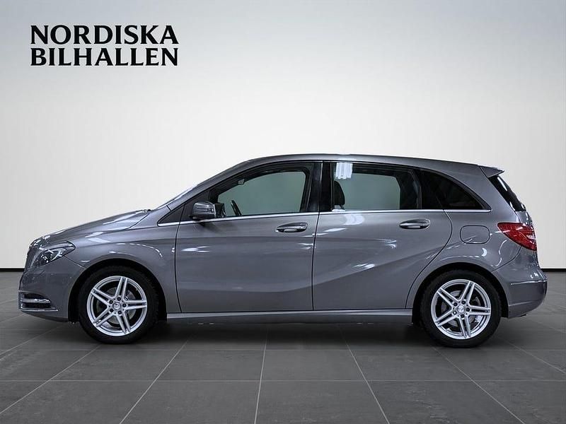 Begagnad Mercedes B220 184 HK (135 kW) 2014 Mörkgrå Minibuss