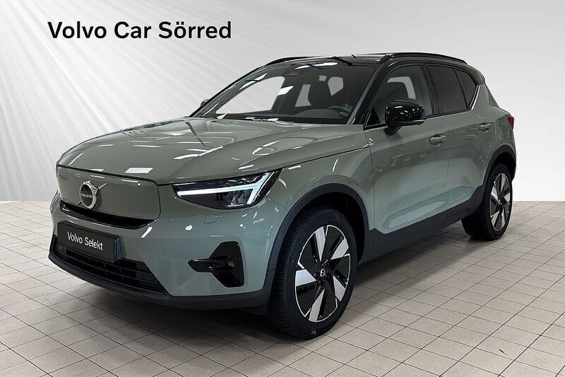 Grön Begagnad 2023 Volvo XC40 Single Motor Extended Range SUV | 429 900 kr - Bild 1/4