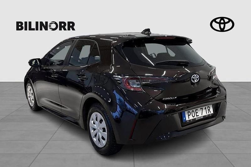 Begagnad Toyota Corolla Hybrid Life 124 HK (91 kW) 2022 Brun Halvkombi