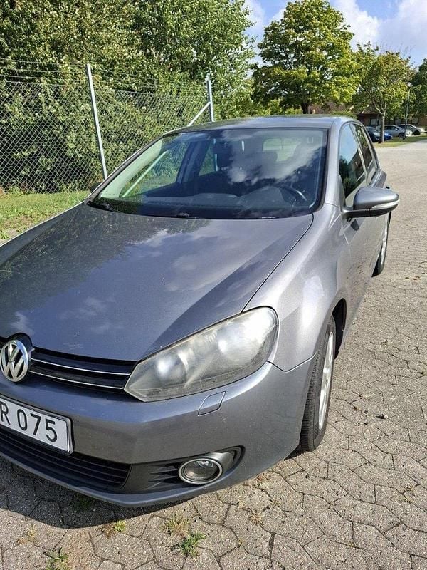 Grå Begagnad 2011 VW Golf VI Halvkombi | 49 000 kr (Superpris) - Bild 1/4