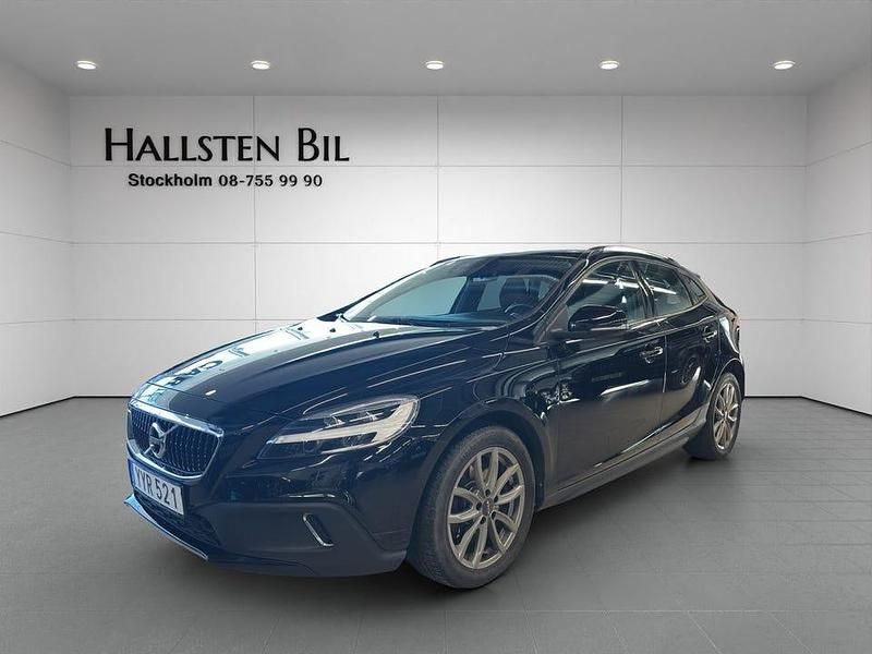Begagnad Volvo V40 CC Momentum 150 HK (110 kW) 2018 Svart Kombi