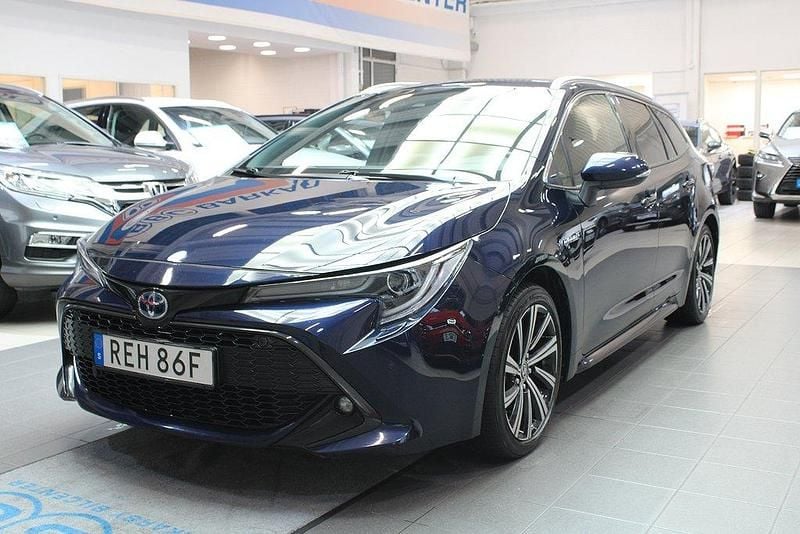 Mörkblå Begagnad 2021 Toyota Corolla Style Kombi | 229 900 kr (Bra pris) - Bild 1/4