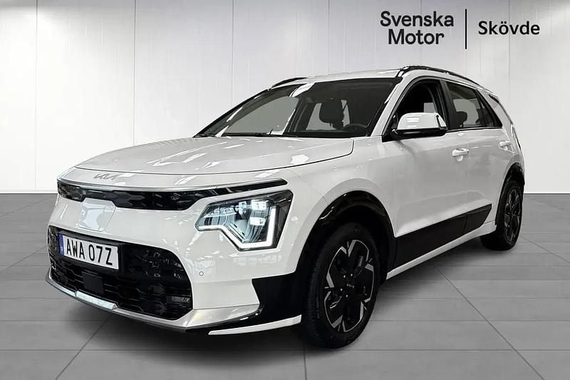 Vit Begagnad 2022 Kia e-Niro SUV | 299 200 kr (Lite dyr) - Bild 1/4