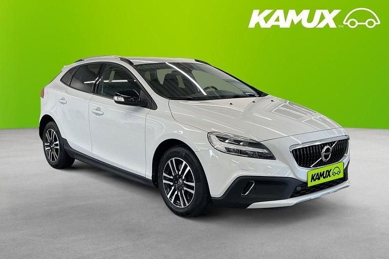 Vit Begagnad 2019 Volvo V40 CC Kombi | 194 800 kr (Marknadspris) - Bild 1/3