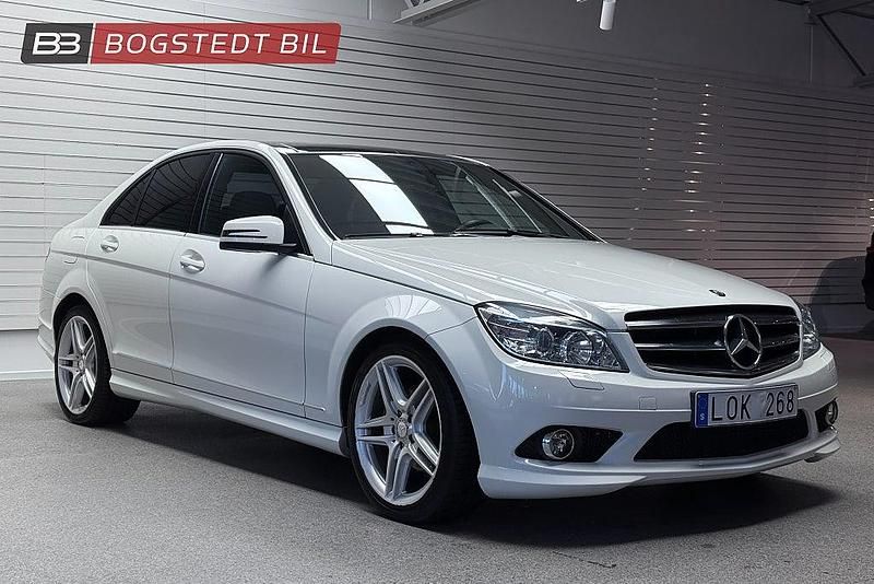 Vit Begagnad 2011 Mercedes C220 Avantgarde Sedan | 105 000 kr (Marknadspris) - Bild 1/4