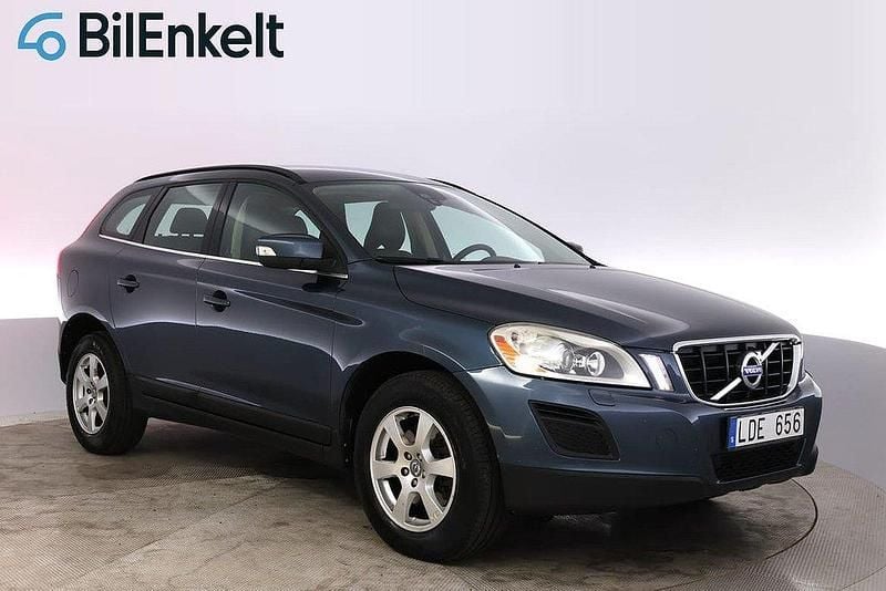 Blå Begagnad 2010 Volvo XC60 SUV | 98 900 kr (Lite dyr) - Bild 1/4