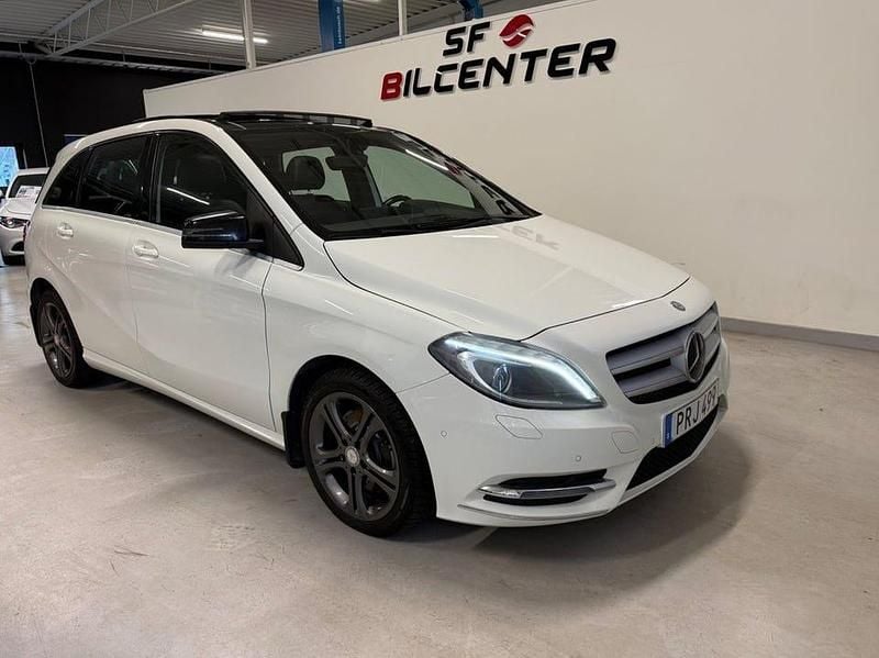 Begagnad Mercedes B220 184 HK (135 kW) 2014 Vit Minibuss