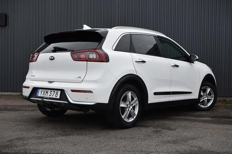 Begagnad Kia Niro Advance 141 HK (103 kW) 2018 Vit SUV