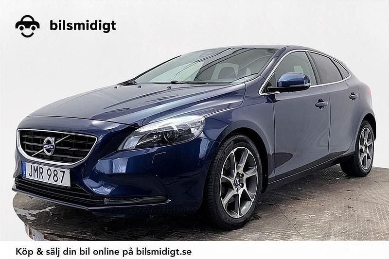 Blå Begagnad 2015 Volvo V40 Ocean Race Kombi | 139 800 kr (Marknadspris) - Bild 1/3