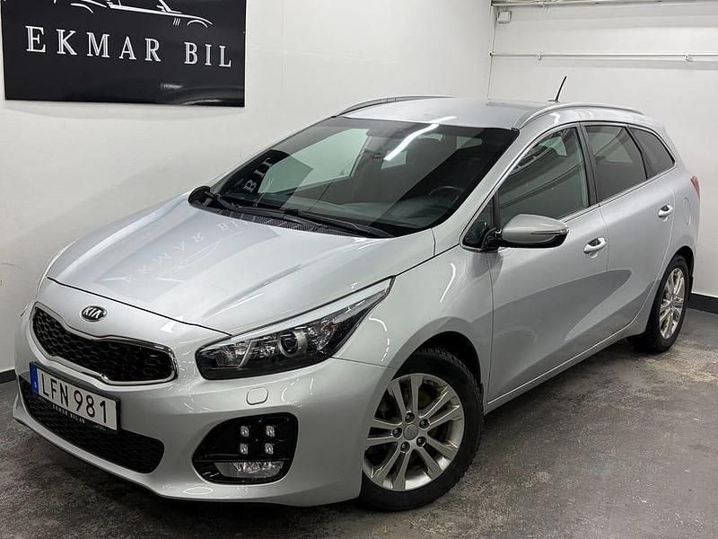 Grå Begagnad 2016 Kia Ceed GT-Line Halvkombi | 94 900 kr (Marknadspris) - Bild 1/4