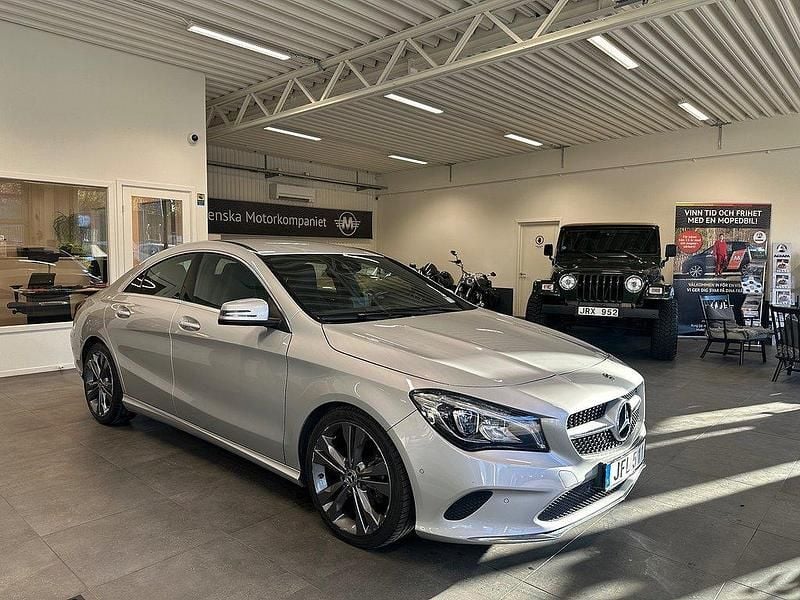 Silver Begagnad 2018 Mercedes CLA180 Sedan | 209 900 kr - Bild 1/4