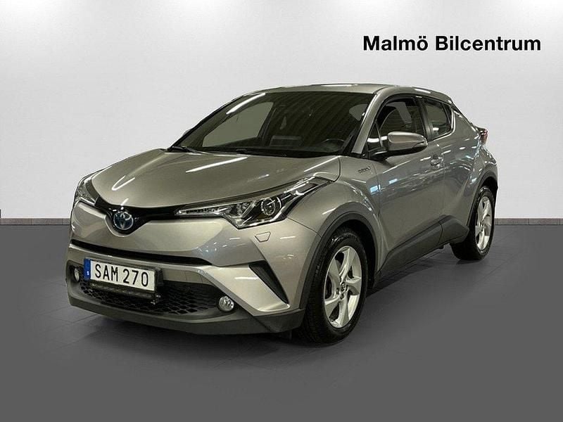 Mörkgrå Begagnad 2018 Toyota C-HR Active SUV | 184 900 kr (Marknadspris) - Bild 1/4