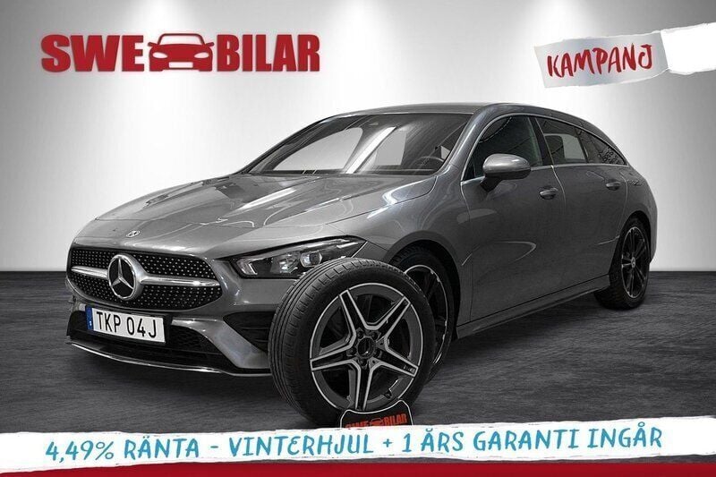 Mörkgrå Begagnad 2023 Mercedes CLA200 Shooting Brake AMG Kombi | 329 900 kr (Bra pris) - Bild 1/4