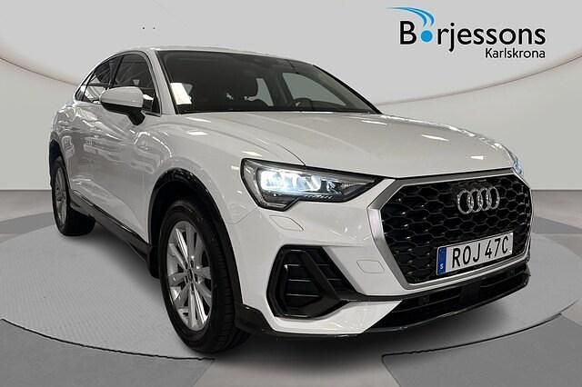 Ibisvit Begagnad 2022 Audi Q3 Sportback Proline SUV | 348 000 kr (Marknadspris) - Bild 1/4