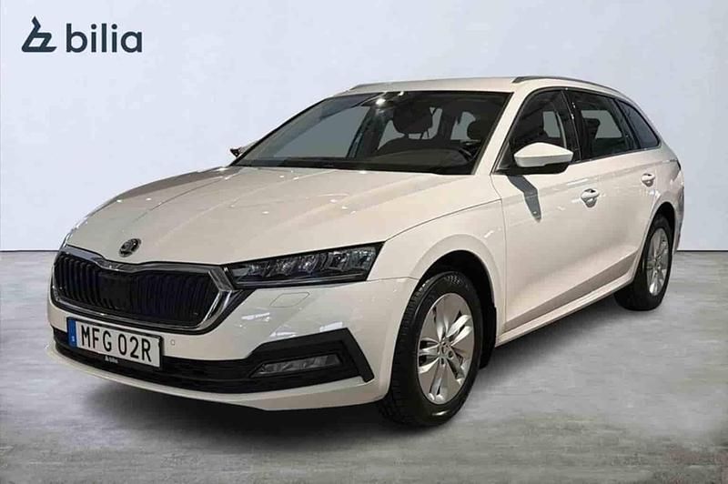 Vit Begagnad 2022 Skoda Octavia Kombi | 214 900 kr (Superpris) - Bild 1/1