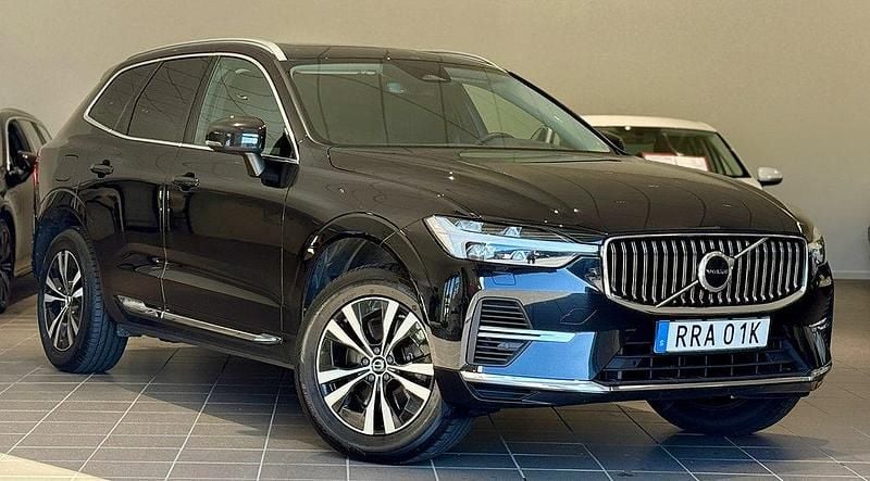 Svart Begagnad 2022 Volvo XC60 Core SUV | 429 900 kr (Superpris) - Bild 1/4