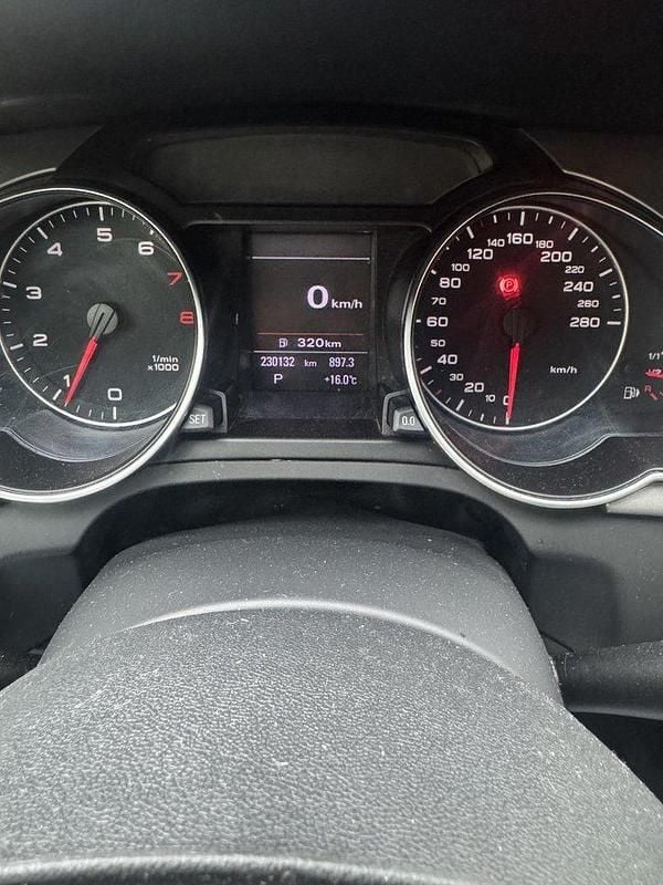 Grå Begagnad 2011 Audi A5 Sportback Comfort Halvkombi | 98 000 kr (Marknadspris) - Bild 1/4