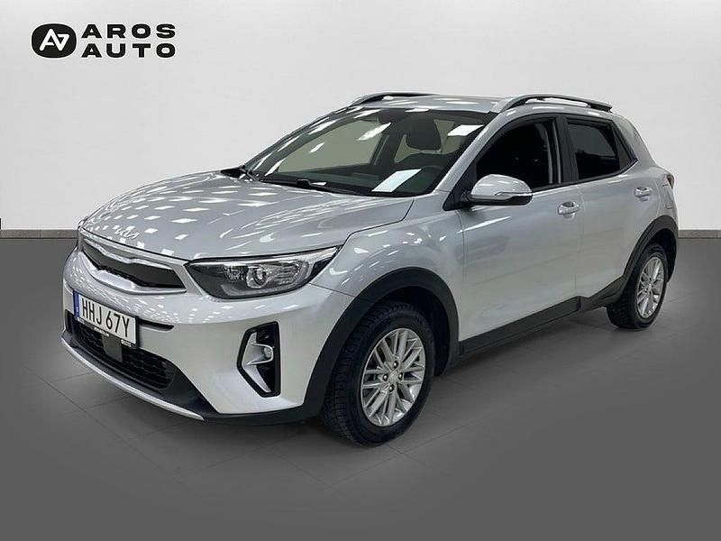 Grå Begagnad 2023 Kia Stonic Advance SUV | 209 900 kr (Marknadspris) - Bild 1/4