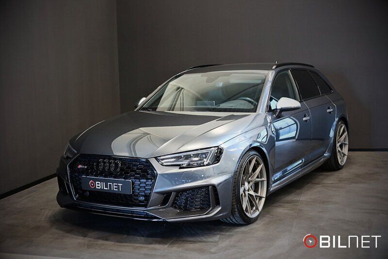Grå Begagnad 2018 Audi RS4 Sport Kombi | 629 900 kr (Superpris) - Bild 1/4