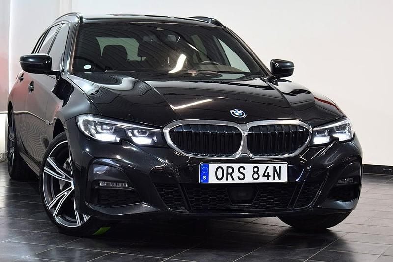 Begagnad BMW 330e M Sport 184 HK (135 kW) 2021 Svart Kombi