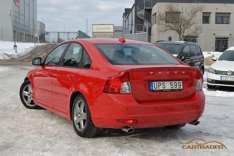 Begagnad Volvo S40 Momentum 150 HK (110 kW) 2011 Röd Sedan