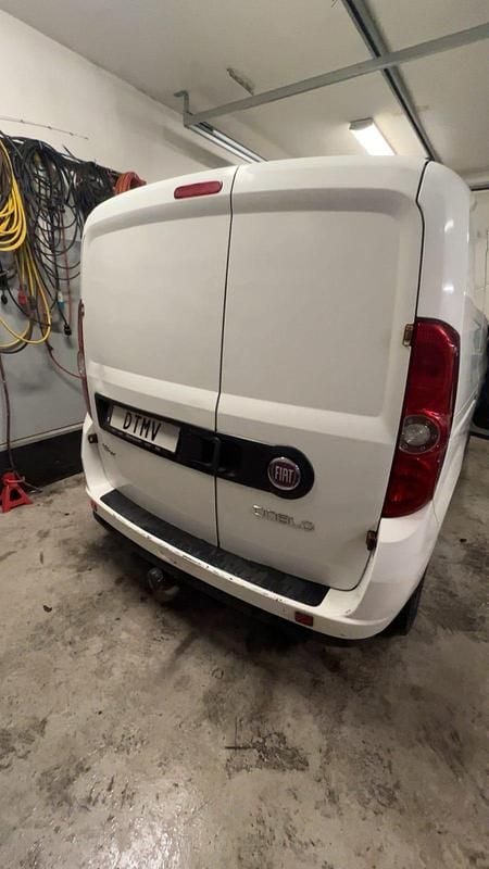 Begagnad Fiat Doblò 90 HK (66 kW) 2013 Minibuss