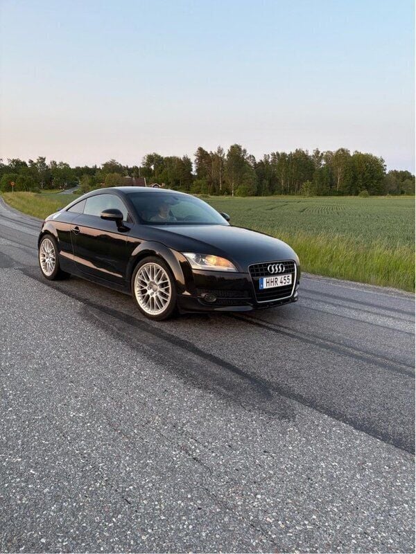 Svart Begagnad 2007 Audi TT Premium Sportkupé | 130 000 kr (Lite dyr) - Bild 1/4