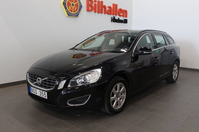 Svart Begagnad 2013 Volvo V60 Momentum Kombi | 119 900 kr (Bra pris) - Bild 1/4