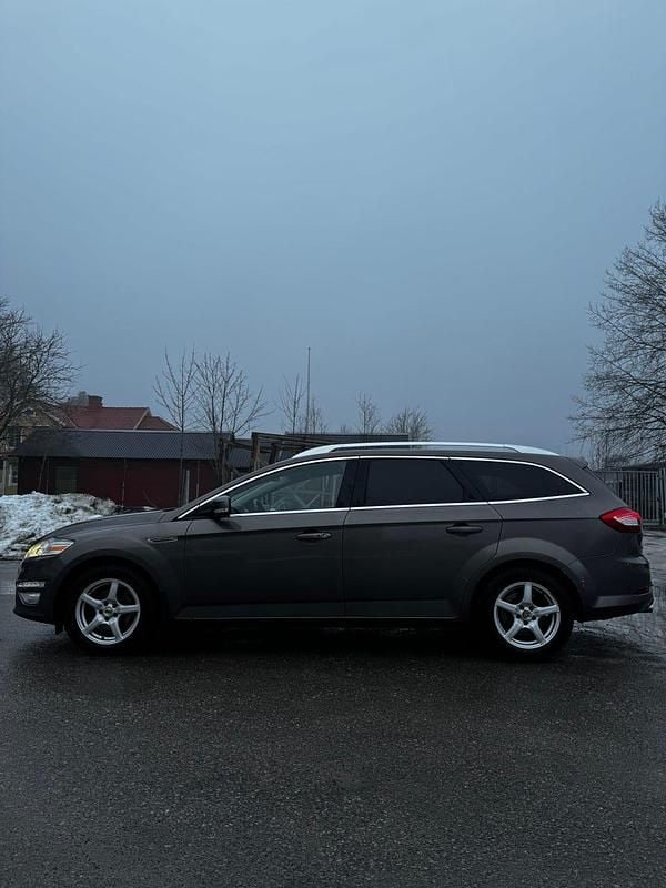 Begagnad Ford Mondeo 200 HK (147 kW) 2012 Metallic Kombi